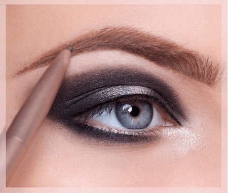 dessiner le sourcils pour un maquillage libanais parfait