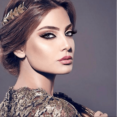 Un maquillage libanais sur cheveux chatains 