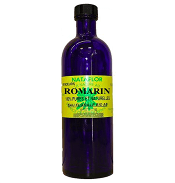 l'eau de romarin apaise, rééquilibre et assainit les peaux acnéiques et grasses