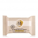 Savon Doux Apaisant et Réconfortant Almond Milk and Honey, The Body Shop - Soin du corps - Savon pour le corps