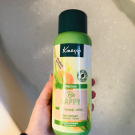 Swatch de beautyblondetest : Bain moussant Be happy, Kneipp