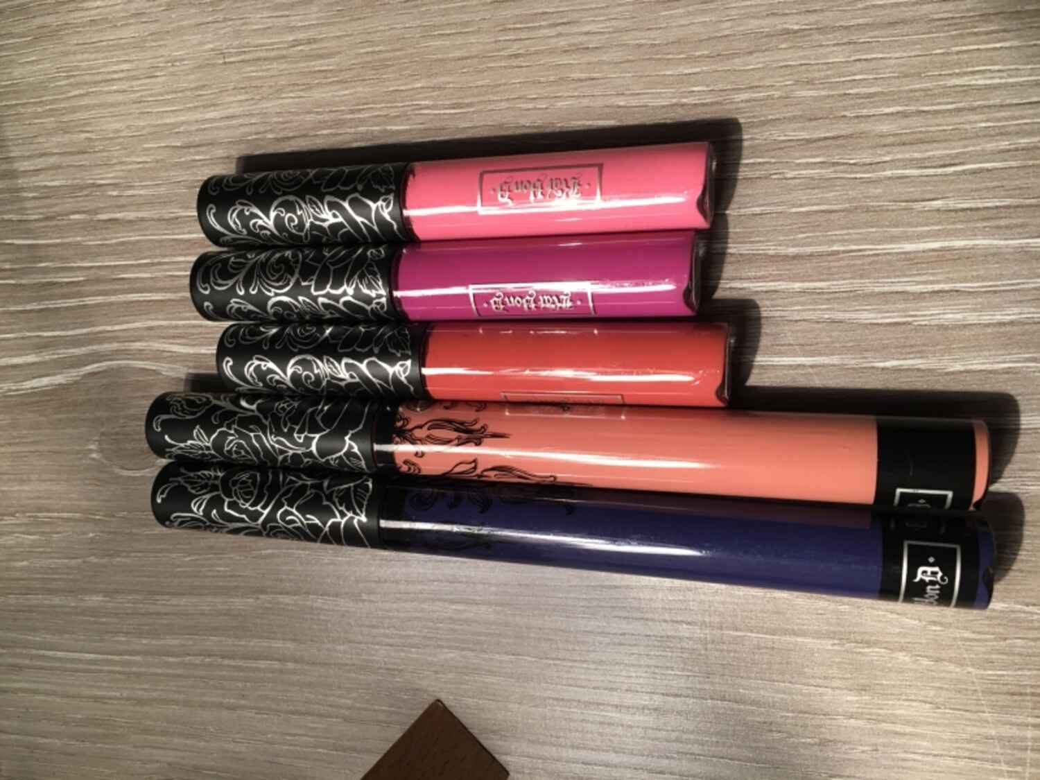 Avis Everlasting Liquid Lipstick - Rouge à lèvres liquide - Kat Von D
