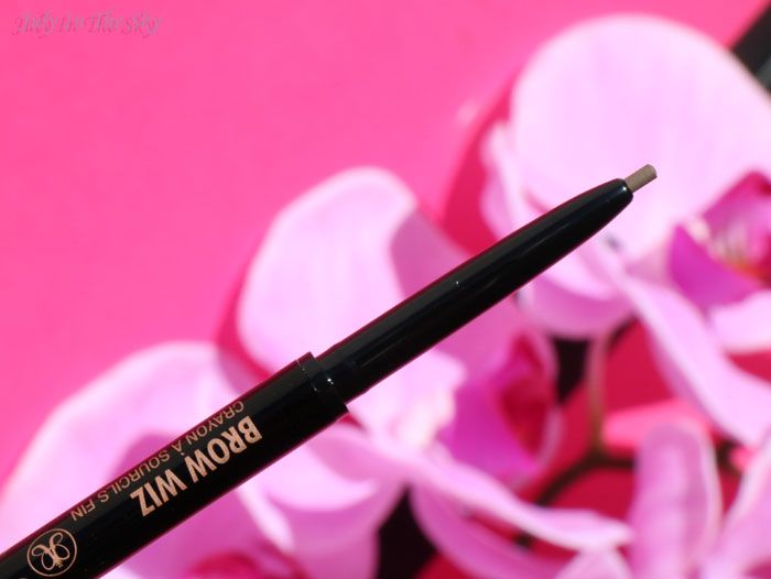 crayon sourcil anastasia brow wiz