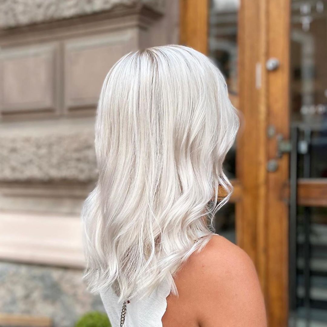 Quelle Routine Adopter Pour Mes Cheveux Blancs Gris