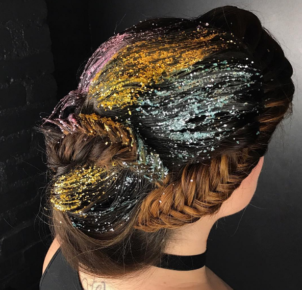 glitter braid : paillettes cheveux sur des tresses
