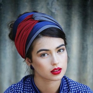Nouer un foulard version turban