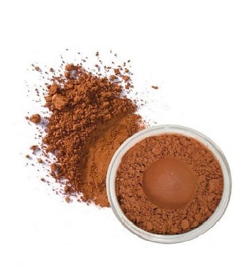 Une poudre de maquillage pour réchauffer le teint