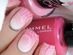 nail art rose et blanc