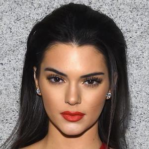 L'astuce beauté anti-acné de Kendall Jenner