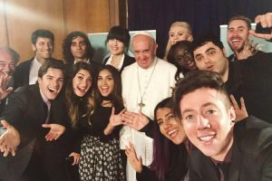 Le pape François apprécie les youtubeuses beauté